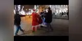 YouTube: Dos Papá Noel se agarran a golpes y hacen llorar a niños [VIDEO]