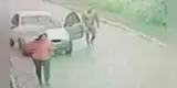 Hombre desnudo persigue e intenta violar a mujer en una carretera desierta [VIDEO] 