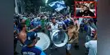 Hinchas de Gimnasia realizan banderazo para pedir la vuelta de Diego Maradona