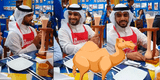 Empresario árabe Yaqoob Mubarak acude a conocida cevichería a probar “leche de camello” [VIDEO]
