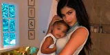 Kylie Jenner muestra orgullosa cómo su hija de dos años sabe nadar [VIDEO]