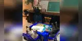 Niña juega a la escuela con sus gatitos y protagonizan tierna escena [VIDEO]