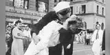 Día del beso robado: La foto del beso robado más famoso de la historia tras Segunda Guerra Mundial