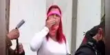 Madre de delincuente asiste a reconstrucción del crimen y se burla de la familia afectada en SMP [VIDEO]