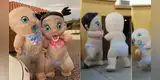 Pareja revela el sexo de su bebé a través de una cómica pelea de muñecos gigantes [VIDEO]