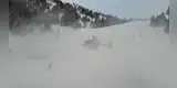 Joven le pide matrimonio a su novia en una montaña y ambos terminan cayendo de un acantilado