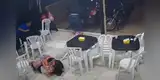 Madre protege a su hijo de un tiroteo cubriéndolo con su cuerpo y escena da la vuelta al mundo [VIDEO]