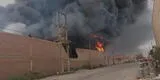 Incendio en Comas deja gran humareda altamente contaminante [VIDEO y FOTOS]