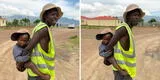 Sudáfrica: padre lleva cargado a su hijo al trabajo mientras su mamá se recupera en el hospital