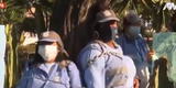 Trabajadoras de limpieza se encadenan en Minsa y exigen ser vacunadas contra el COVID-19