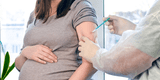 ¿Mujeres embarazadas pueden recibir la vacuna contra el COVID-19? Experto aclara los beneficios