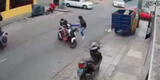 SJL: hombre frustra el robo de su motocicleta con una patada voladora