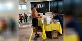 España: peruano en España fue a votar con la camiseta bicolor, y tuvo que quitárselo para emitir su voto