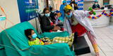 Niños que reciben quimioterapia reciben la alegría de los payasos en hospital [FOTOS]