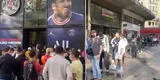 ¡Con todo! Hinchas del PSG hacen inmensas colas para comprar camiseta de Messi [VIDEO]