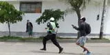 ¡El colmo! Ladrones en moto arranchan el celular a un policía en Chorrillos [VIDEO]