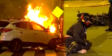 Cercado de Lima: camioneta se prendió en llamas tras ser impactada por una motocicleta