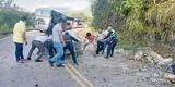 Pasajeros se encuentran varados en carretera por derrumbe causado por el terremoto en Amazonas