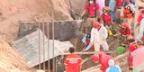 VMT: tres obreros salvan de milagro tras ser sepultados por derrumbe de construcción informal