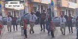 Peruano se roba el “show” con singulares pasos de salsa en pleno barrio del Callao y la rompe en TikTok