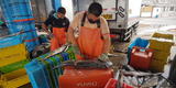 Ancón: comerciantes y pescadores rematan pescados tras el derrame de petróleo