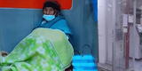 La foto de una abuelita durmiendo en cajero automático esperando a su hijo que nunca llegó conmueve redes [FOTO]