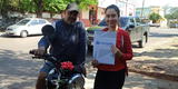 Joven regala moto a su padrastro por ayudarla a estudiar dos carreras: "Pegando y cociendo zapatos" [FOTO]