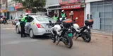 Delincuentes extranjeros en moto lineal balean a tres personas por robar celulares [VIDEO]