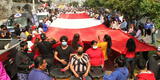 Comas: presentan la bandera más grande del Perú por Fiestas Patrias