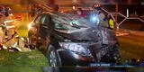 Miraflores: auto queda destrozado tras chocar contra poste en la Costa Verde [VIDEO]