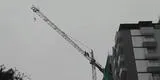 Surquillo: obrero subió a lo más alto de una grúa exigiendo supuesto pago pendiente a constructora [VIDEO]