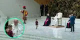 Niño se acerca al Papa en plena audiencia en el Vaticano y así reacciona el sumo pontífice [VIDEO]