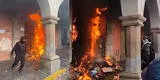 UNSCH: estudiantes toman la universidad y queman la puerta del rectorado [VIDEO]