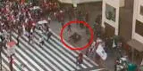 Marcha contra Pedro Castillo: manifestantes agreden a Policía Montada y provocan caída de caballo [VIDEO]