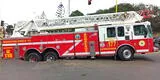 Trujillo: Camión de bomberos se hundió en la pista cuando retornaba a su estación