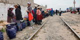 "Me muero de hambre": Más de 500 personas formaron larga fila para la compra de gas doméstico en Arequipa