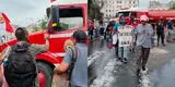Manifestantes arremeten contra bomberos que cumplían su función de apagar incendio: "No se puede marchar"