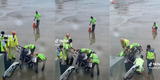 Trabajadores de pista de aterrizaje la hacen "larga" para el despegue del avión