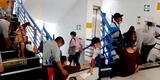 “Así es el seguro del Perú”: mujer se arrastra en las escalaras para poder bajar en un hospital de VES