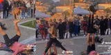 Perro sorprende en la calle haciendo yoga con las personas y genera polémica en TikTok