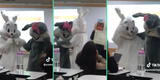 Estudiantes de la UTP ingresan a salón de clases disfrazadas de conejos y bailan a ritmo del ‘Rap del Gringo atrasador’