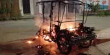 Chiclayo: población enardecida quema mototaxi de banda que robaba espejos de vehículos