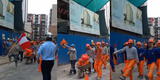 Obreros de construcción civil improvisan pasacalle por Fiestas Patrias: "Con tal que nos paguen"