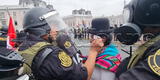 Fiestas Patrias 2023: Policía seca las lágrimas de mujer puneña en medio de las manifestaciones