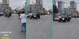Jeep del Gobierno evitó arrollar a mujer que cruzó irresponsablemente la pista durante Desfile Militar