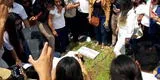 Madre de Kevin Pedraza y familiares se desmayan mientras entierran al joven cantante de cumbia