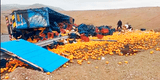 Camión de naranjas se despista en Arequipa y deja las frutas regadas