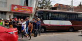 Arequipa: bus repleto de escolares choca violentamente contra poste y varios quedan graves