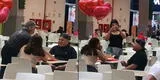 Peruano le pide a su novia que se case con él tras sorpresa en patio de comidas y respuesta es viral