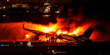 Japón: avión con 379 personas a bordo se incendia en pleno vuelo tras chocar contra una aeronave